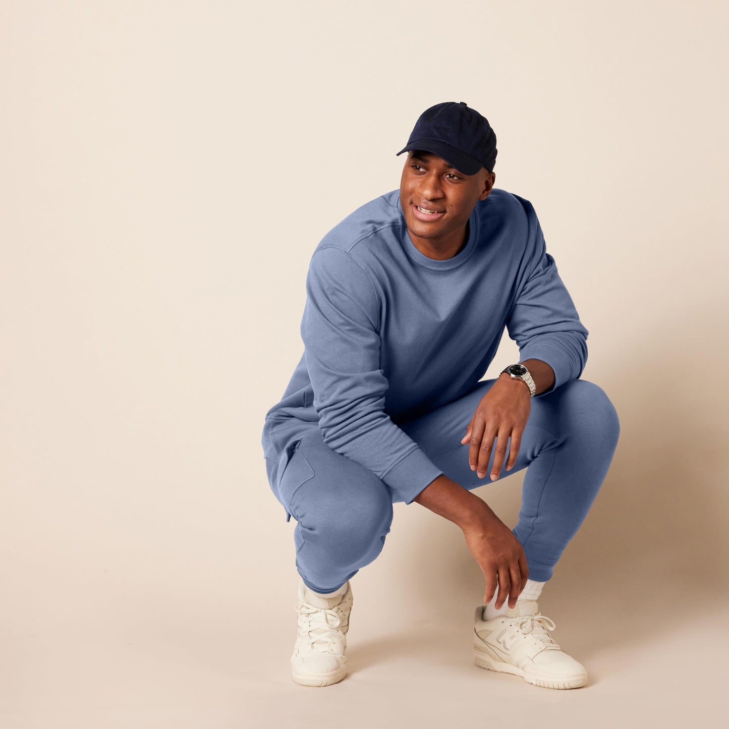Amazon Essentials Men's Relaxed Fit Cargo Fleece Jogger Sweatpants with Drawstring
