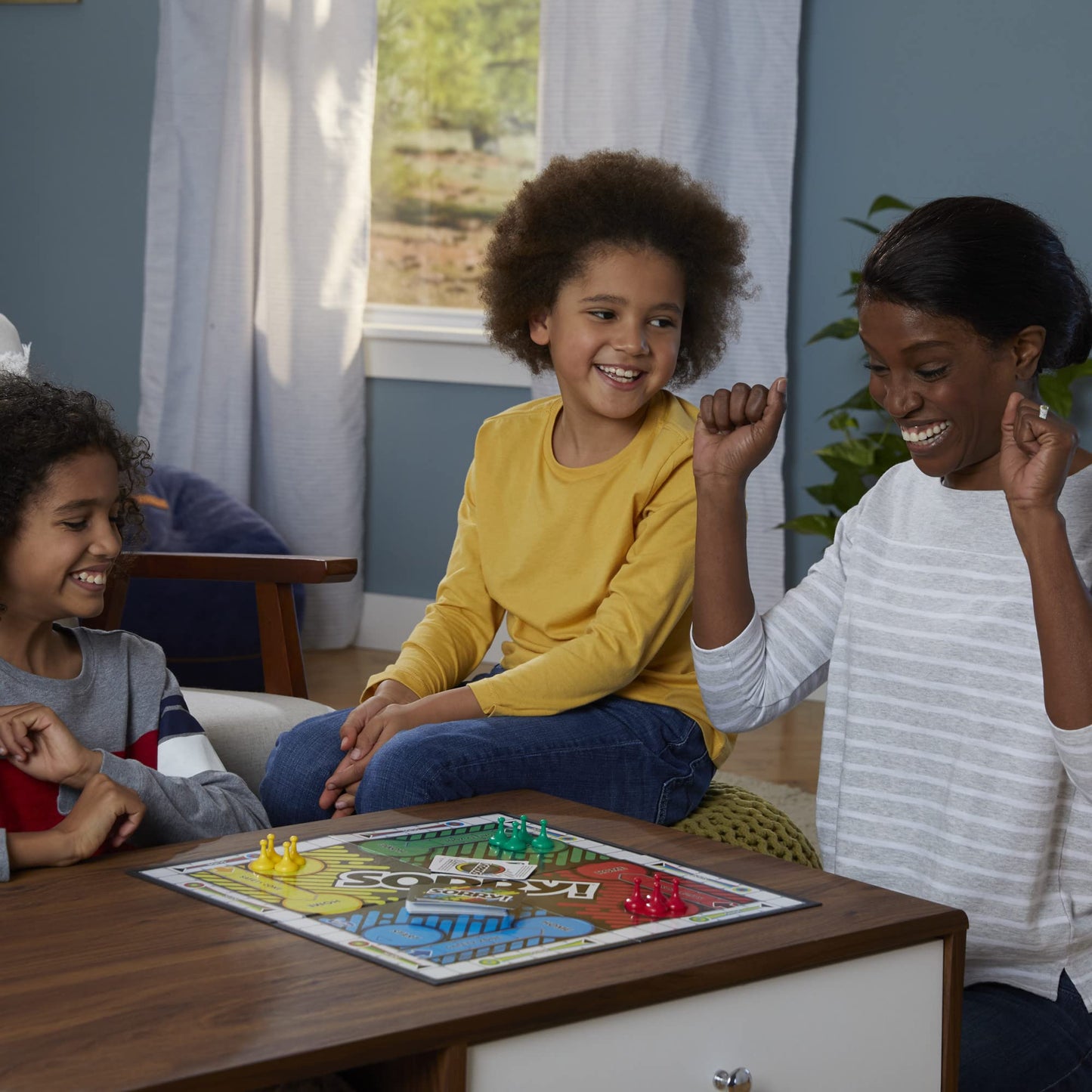 Sorry! Kids Board Game, Family Board Games for Kids and Adults, 2 to 4 Players, Family Games, Kids Games, Ages 6 and Up