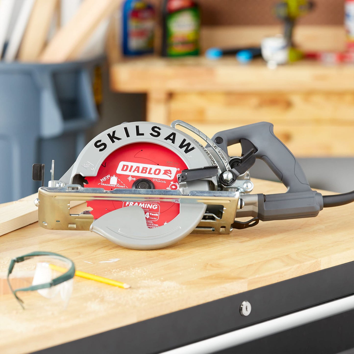 SKILSAW SPT77W-01 15-Amp 7-1/4-Inch Aluminum Worm Drive Circular Saw