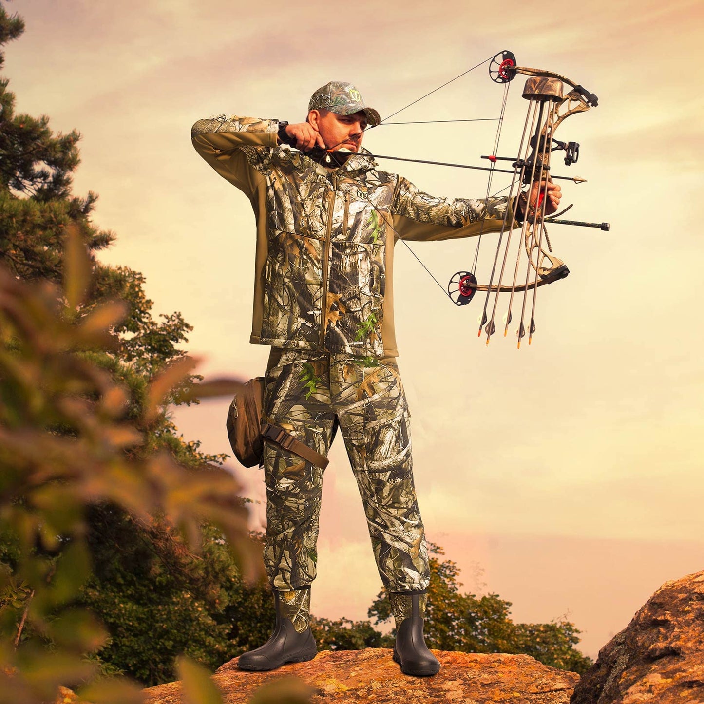 TIDEWE Hunting Clothes for Men with Fleece Lining, Safety Strap Compatible Water Resistant Silent Hunting Jacket and Pants