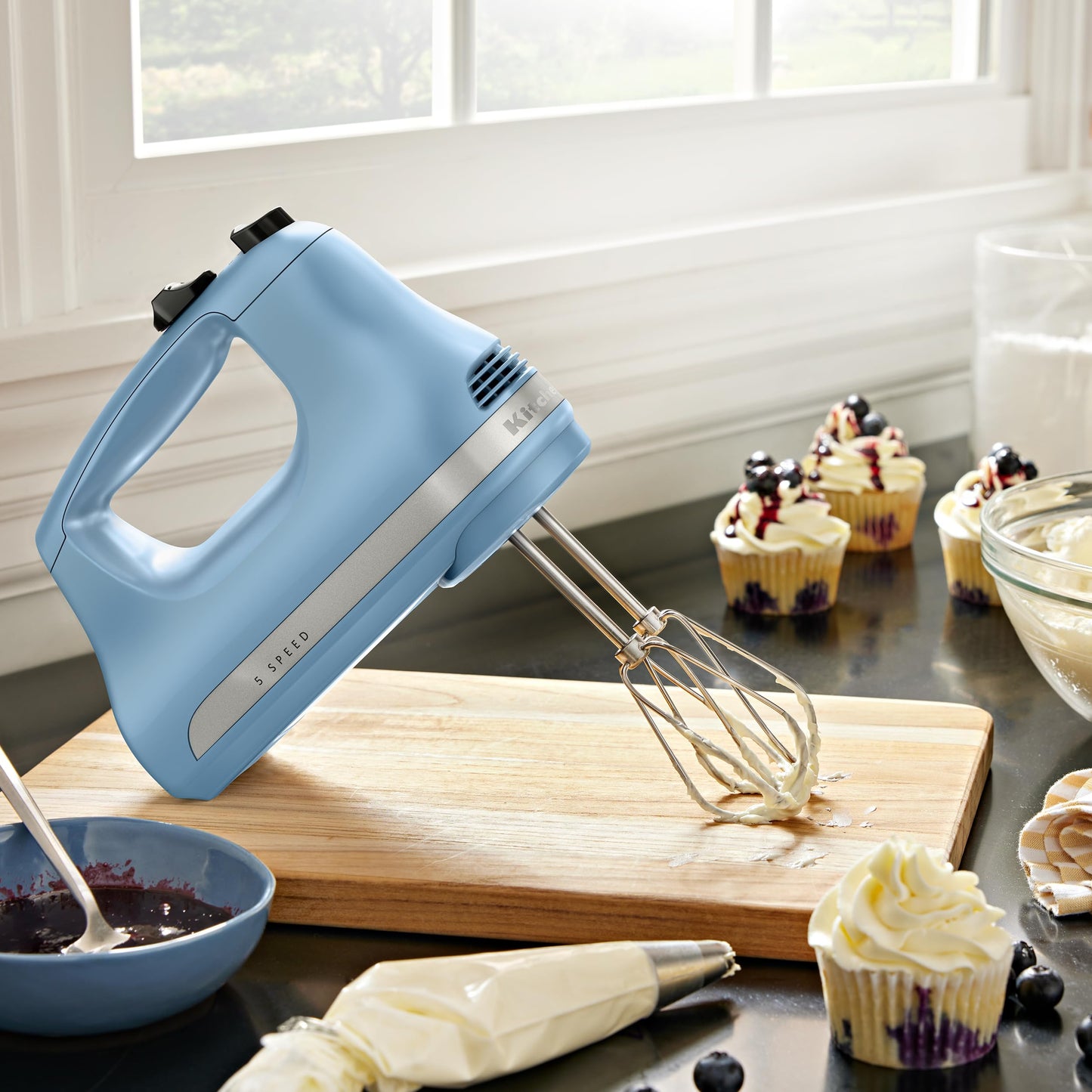 KitchenAid 5 Ultra Power Speed Hand Mixer - KHM512, Empire Red