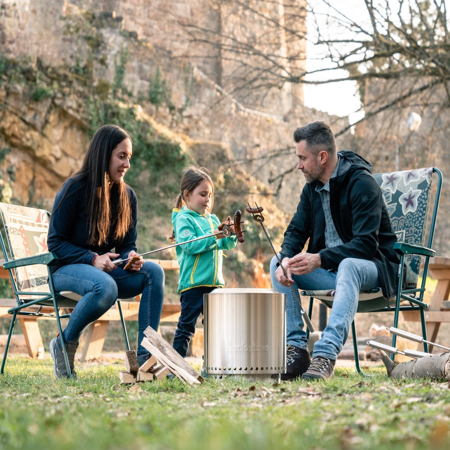 Solo Stove Ranger 2.0 with Stand - 15 Inch Smokeless Portable Fire Pit - Lightweight Outdoor Fireplace with Removable Ash Pan, Stainless Steel, Carry Case Included, Ideal for 2-4 People, 16.5 lbs