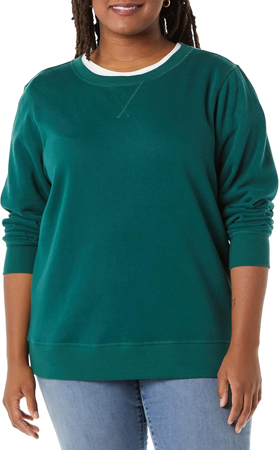 Amazon Essentials Women's Fleece Crewneck Long Sleeve Pullover Sweatshirt (Available in Plus Size)