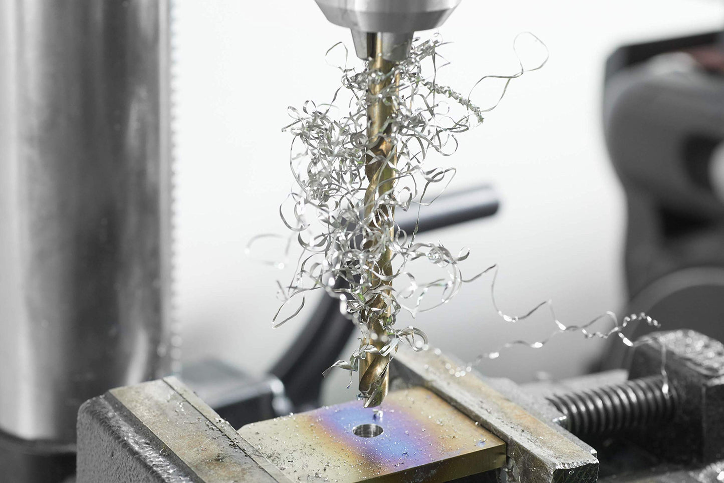 BOSCH CO14B 14-Piece Assorted Set with Included Case - Cobalt M42 Metal Drill Bits with Three-Flat Shank for Drilling Applications in Stainless Steel, Cast Iron, Titanium, and Light-Gauge Metal