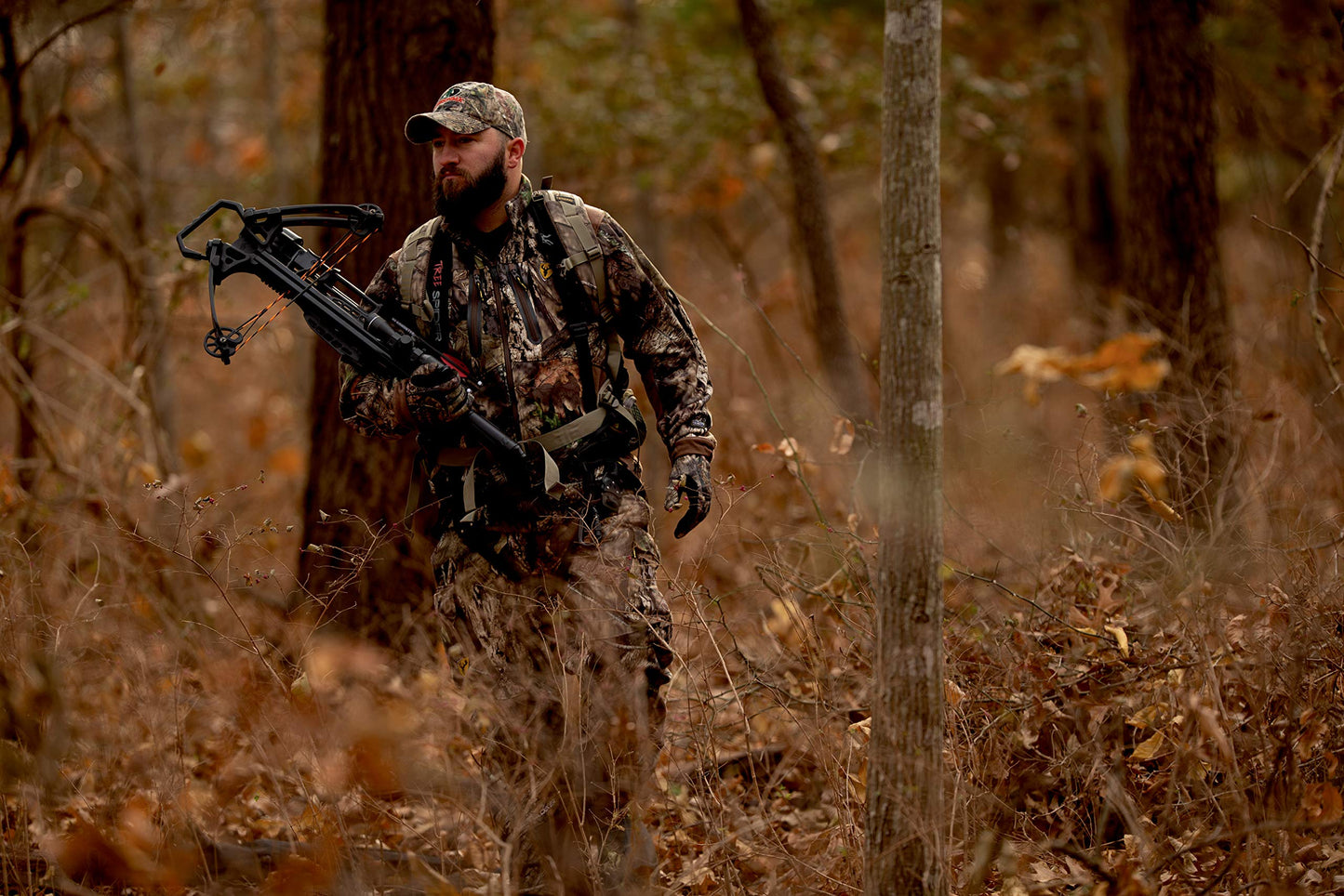 BARNETT CROSSBOWS Explorer XP Crossbow Package with Carbon Arrows, Quiver, Rope Cocking Device