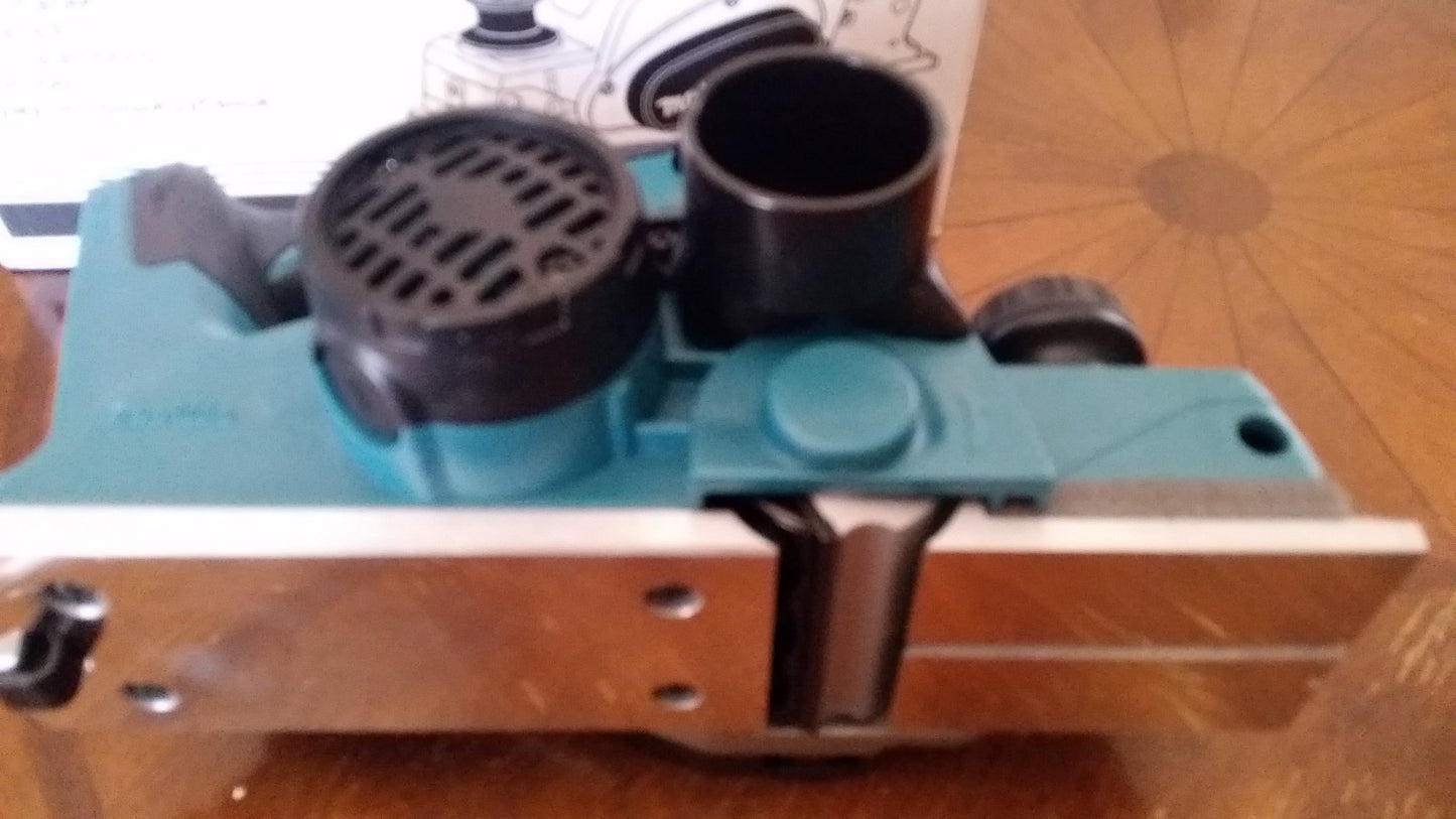 Makita XPK01Z 18V LXT Lithium-Ion Cordless 3-1/4-Inch Planer, Tool Only