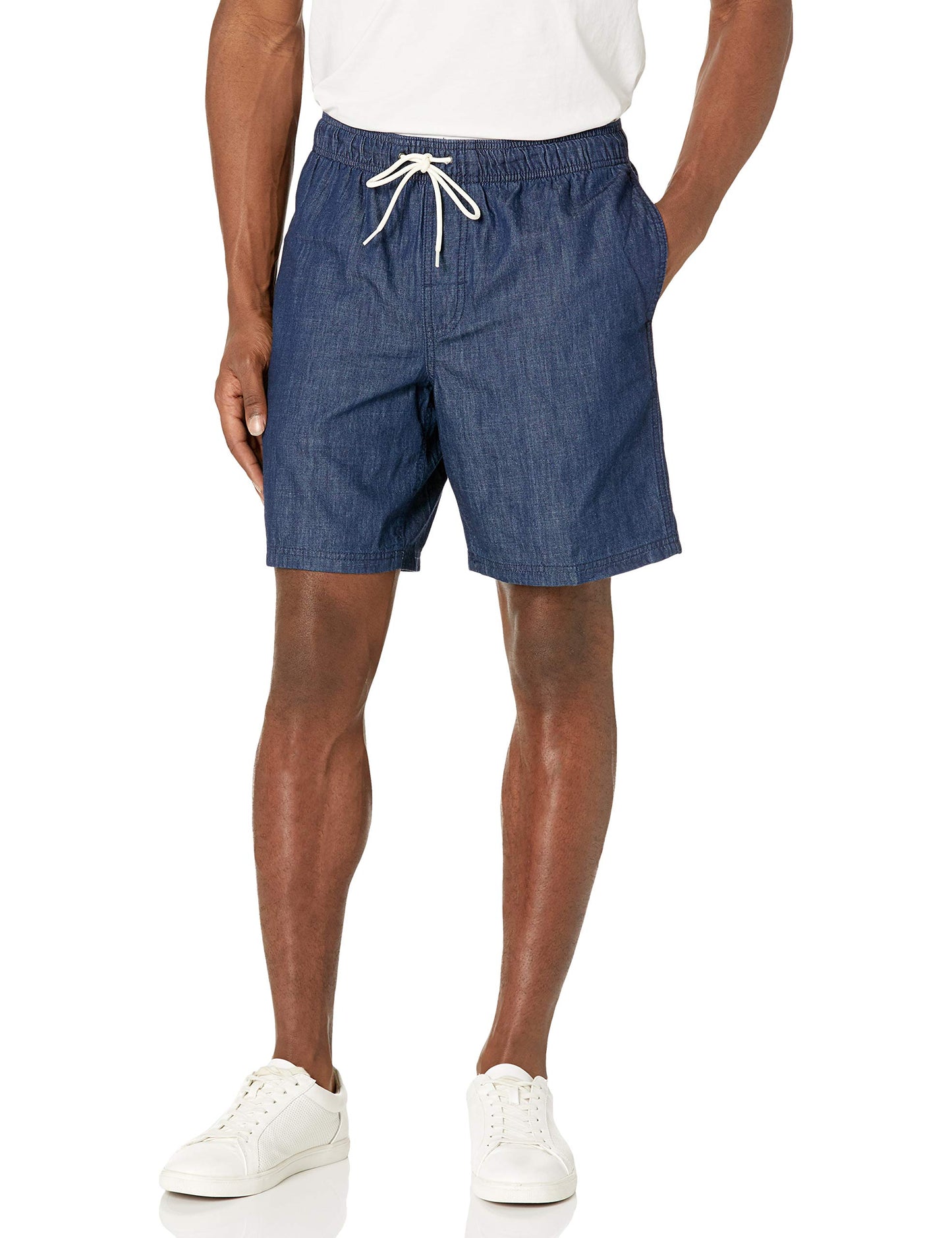 Amazon Essentials Men's 8" Inseam Relaxed-Fit Drawstring Walk Shorts with Elastic Waist