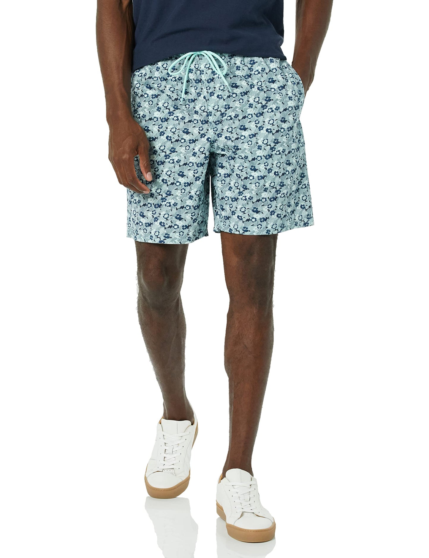 Amazon Essentials Men's 8" Inseam Relaxed-Fit Drawstring Walk Shorts with Elastic Waist