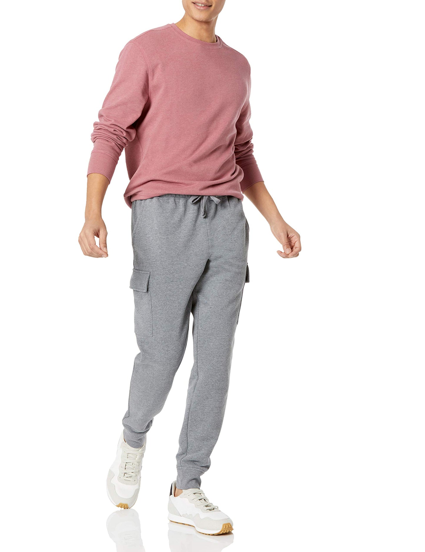Amazon Essentials Men's Relaxed Fit Cargo Fleece Jogger Sweatpants with Drawstring