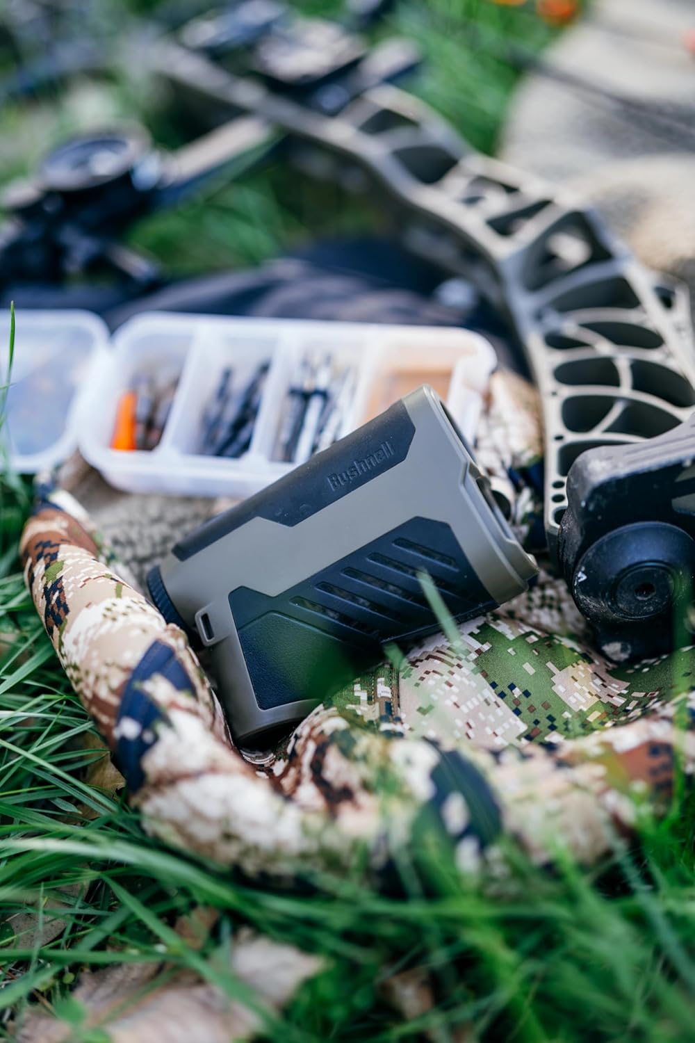 Bushnell R5 2000 AB Laser Rangefinder for Hunting and Shooting, 6x25mm, Bluetooth Connectivity, Applied Ballistics Ultralite, HD Optical System, IPX4 Waterproof, Includes Vault Lite Pouch