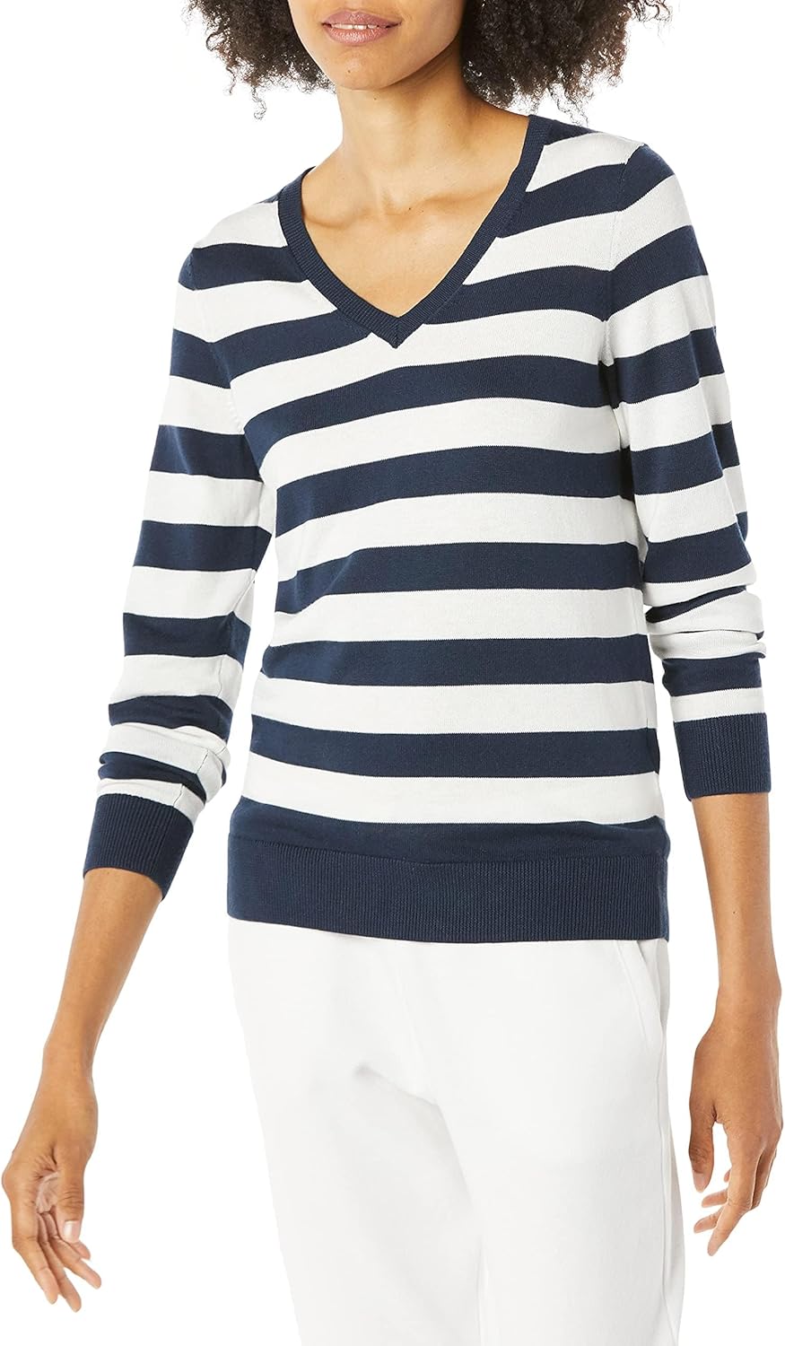 Amazon Essentials Women's Regular-Fit Lightweight Long-Sleeve V-Neck Sweater