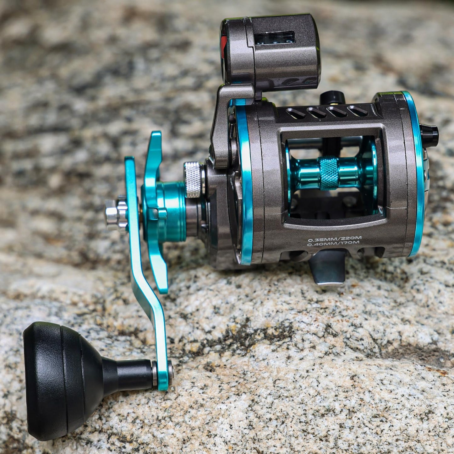 Baitcasting Fishing Reel, Smooth Powerful Round Baitcaster Reel, Saltwater Inshore Surf Trolling Reel, Conventional Reel for Catfish, Musky, Bass, Pike