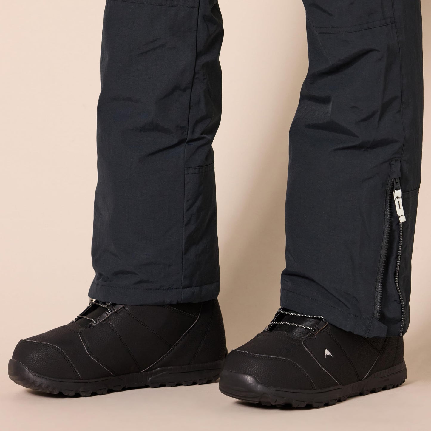 Amazon Essentials Men's Water-Resistant Insulated Snowboard Ski Snow Pant, Black, Large