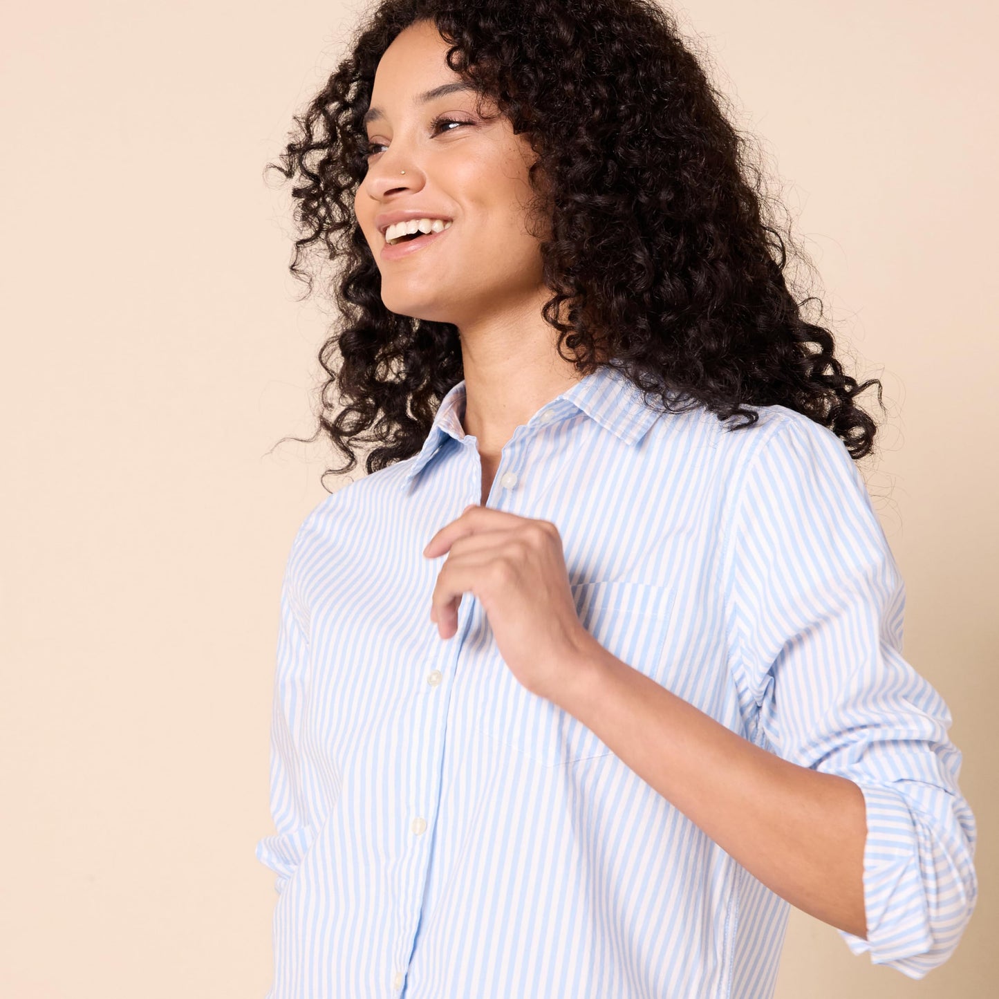 Amazon Essentials Women's Regular-Fit Long-Sleeve Button-Down Poplin Shirt, Business Casual, Office Work