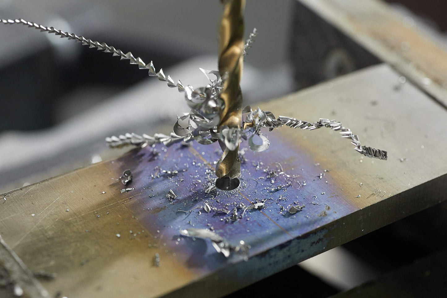 BOSCH CO14B 14-Piece Assorted Set with Included Case - Cobalt M42 Metal Drill Bits with Three-Flat Shank for Drilling Applications in Stainless Steel, Cast Iron, Titanium, and Light-Gauge Metal