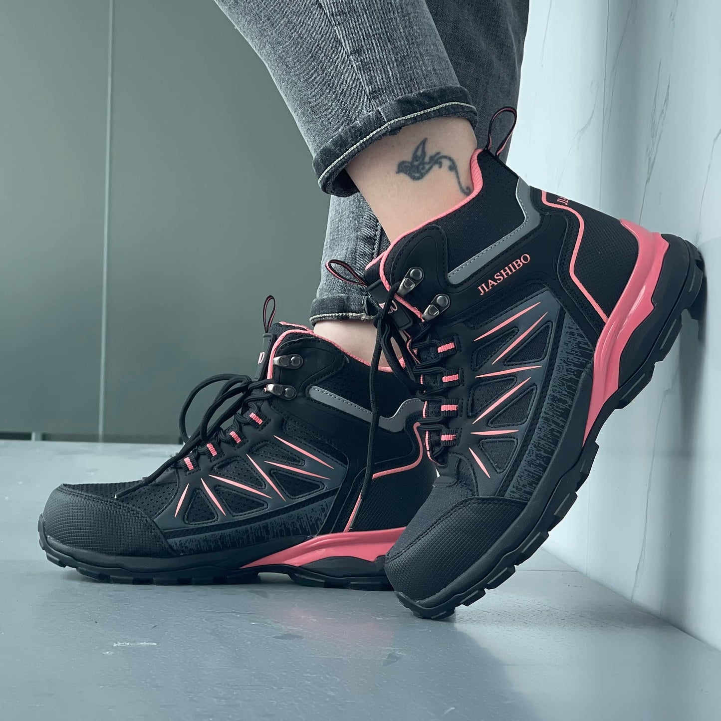 Steel Toe Work Boots for Women - Insulated Work Boots Steel Toe Sneakers Comfortable Construction Boot Lightweight Work & Safety Toe Shoes Gifts for Construction Workers for Work Construction