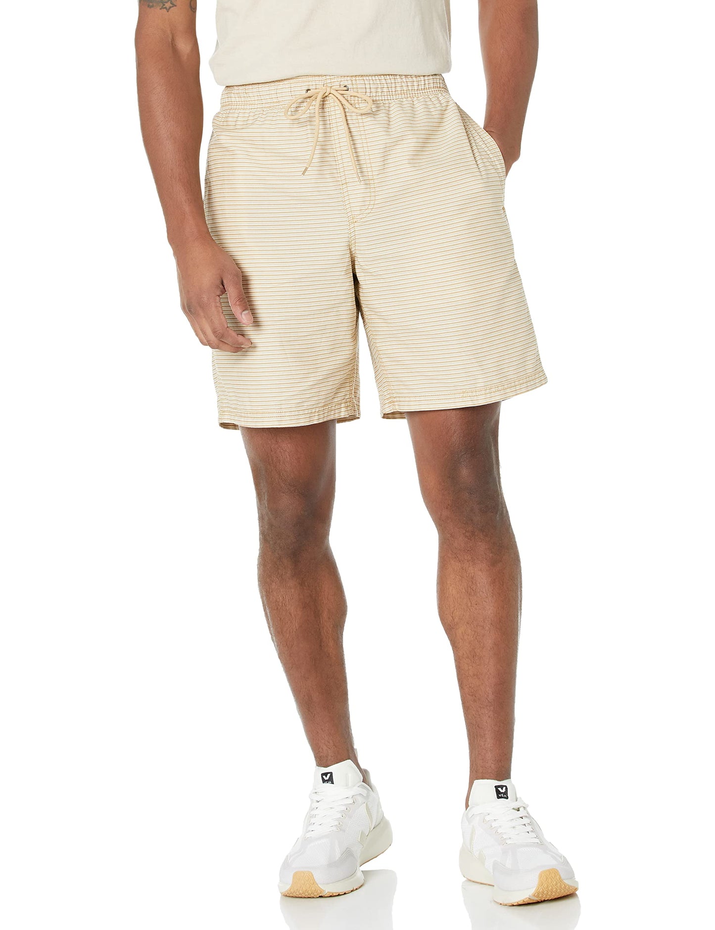 Amazon Essentials Men's 8" Inseam Relaxed-Fit Drawstring Walk Shorts with Elastic Waist