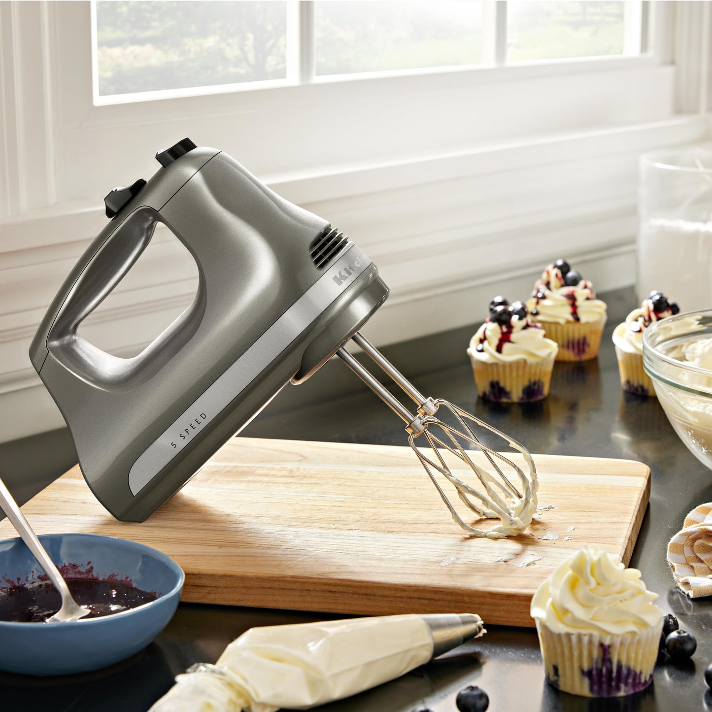 KitchenAid 5 Ultra Power Speed Hand Mixer - KHM512, Empire Red