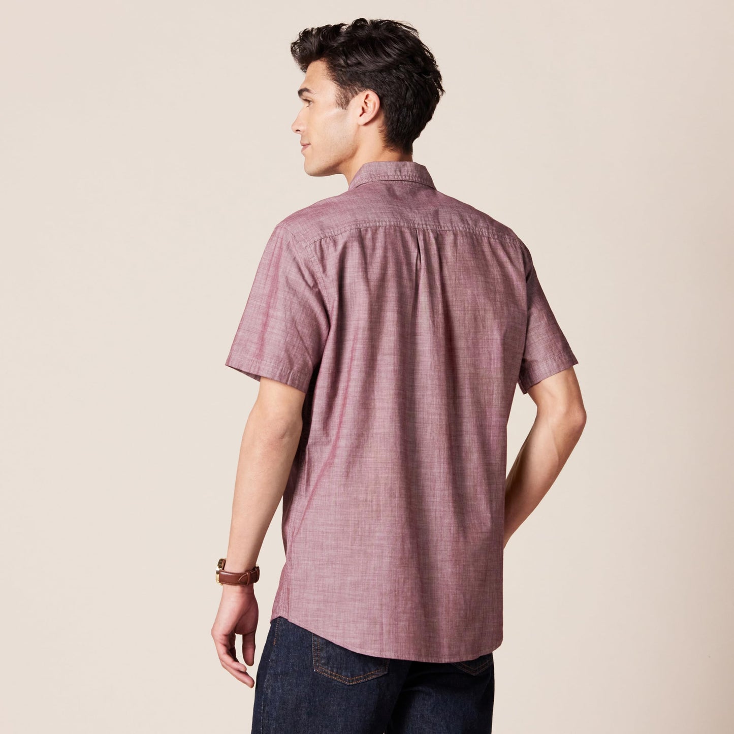 Amazon Essentials Men's Regular-Fit Short-Sleeve Button-Down Chambray Shirt