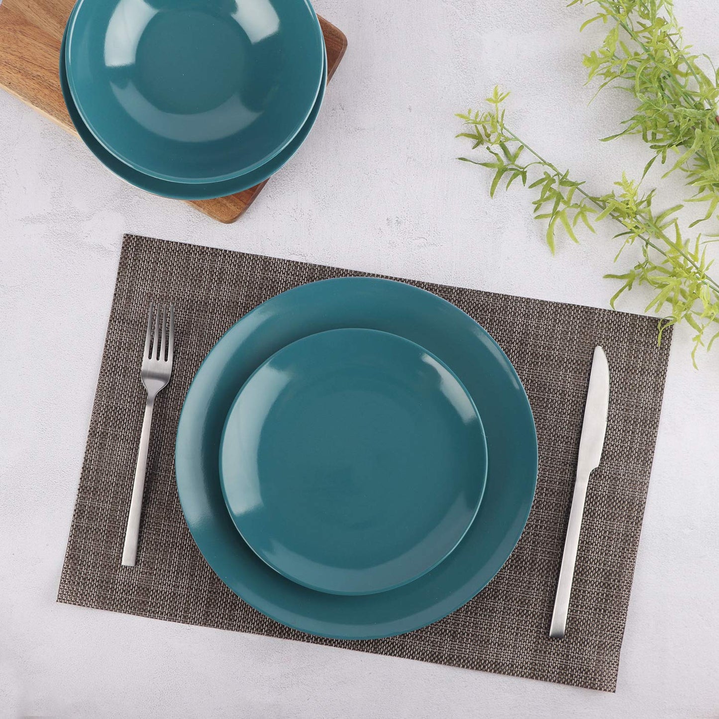 Amazon Basics 18 Pieces Dinnerware Sets, Plates and Bowls, Service for 6, Deep Teal