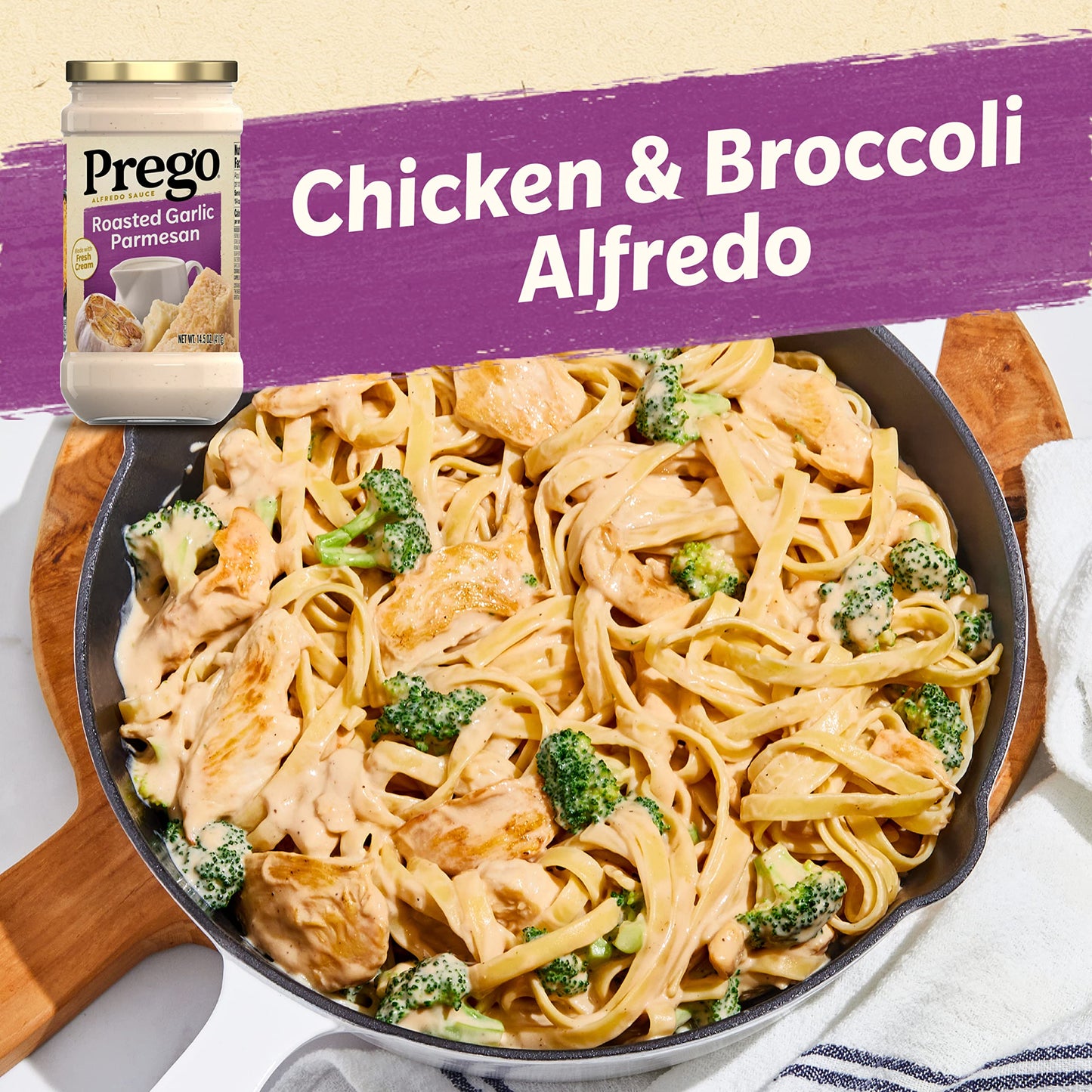 Prego Alfredo Pasta Sauce with Roasted Garlic and Parmesan Cheese, 14.5 oz Jar