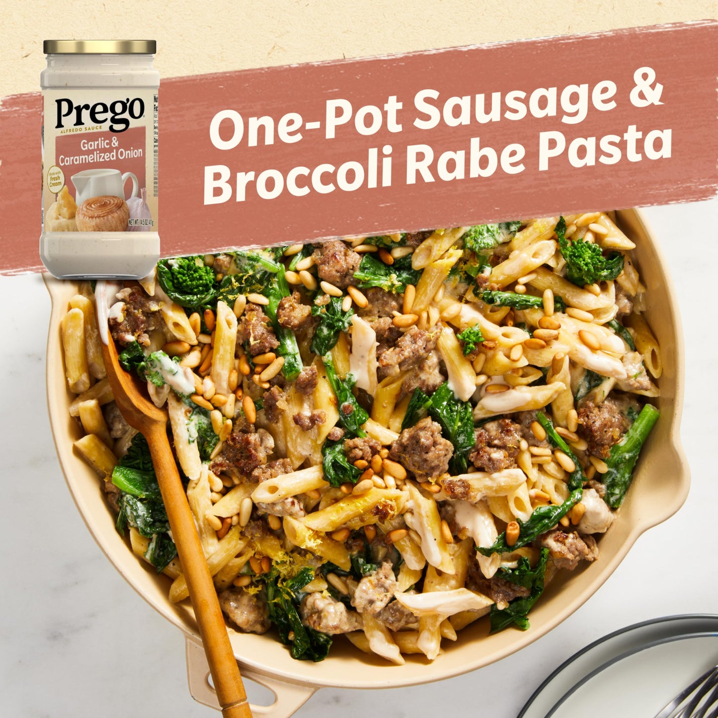 Prego Alfredo Pasta Sauce with Roasted Garlic and Parmesan Cheese, 14.5 oz Jar