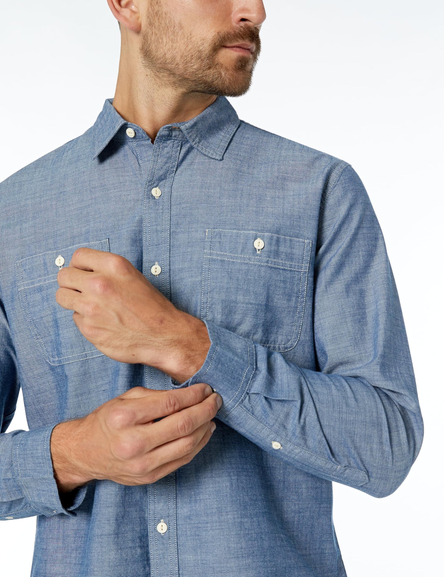 Amazon Essentials Men's Regular-Fit Long-Sleeve Chambray Shirt