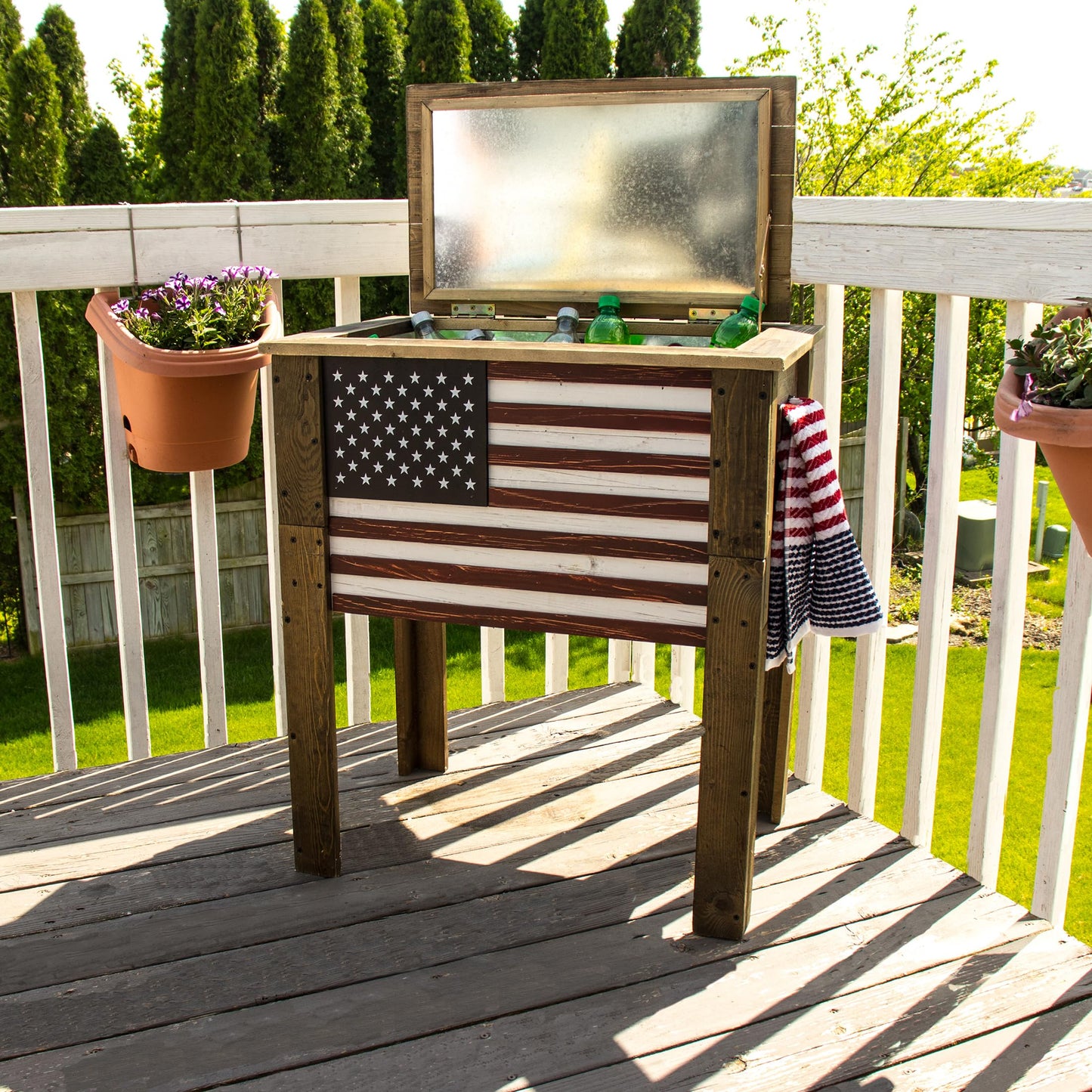 Backyard Expressions Wooden Patio Cooler with Plastic Insulated Liner & Bottle Opener – Rustic Outdoor Ice Chest for Deck, Porch, or Backyard Parties (2025 Flag)