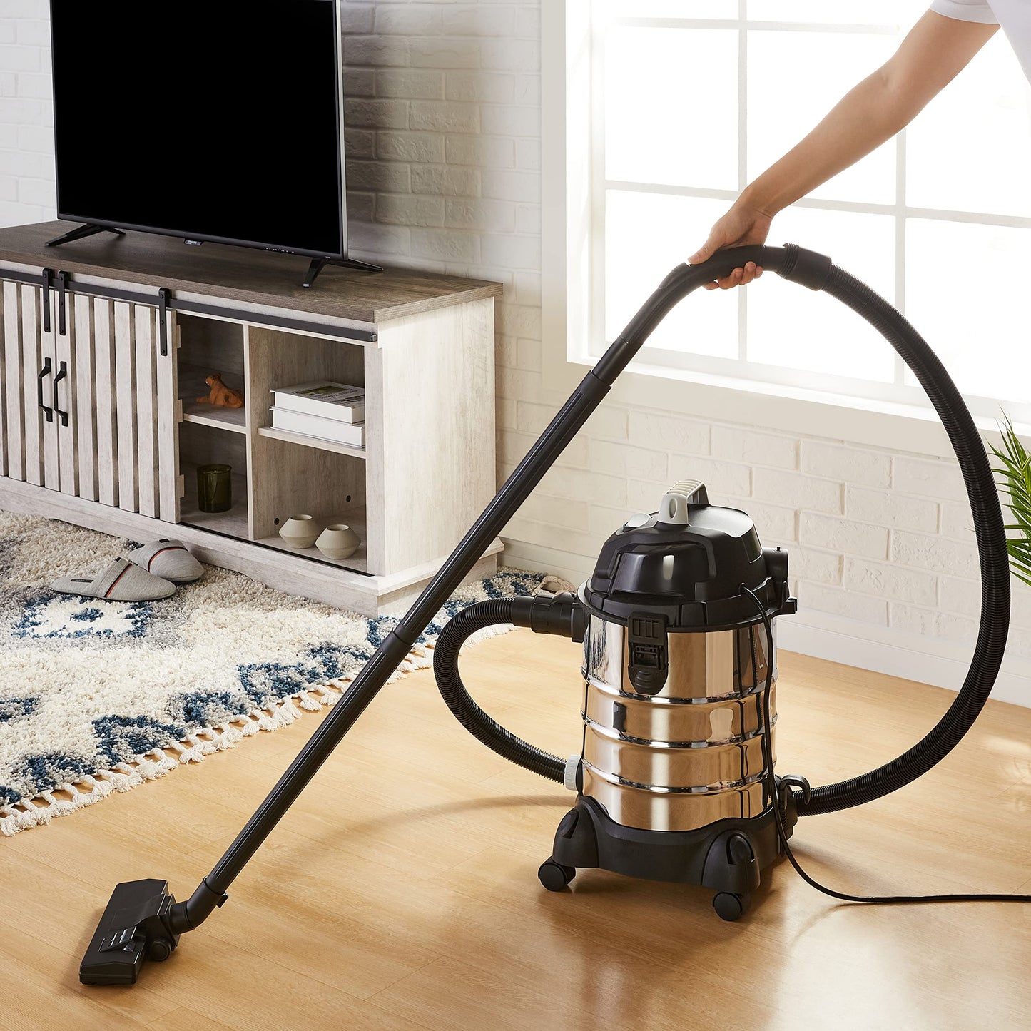 Amazon Basics Wet Dry Shop Vacuum Cleaner, 4 Gallon, 3 HP Stainless Steel, Grey/Black