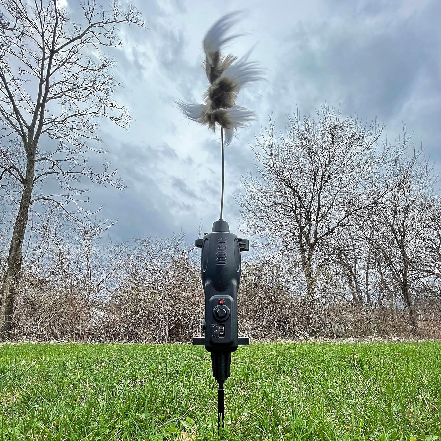 Icotec PD250 Universal Decoy - Ideal for Crow Hunting - 2 Toppers - Adjustable Speed - Works on All Major Call Brands